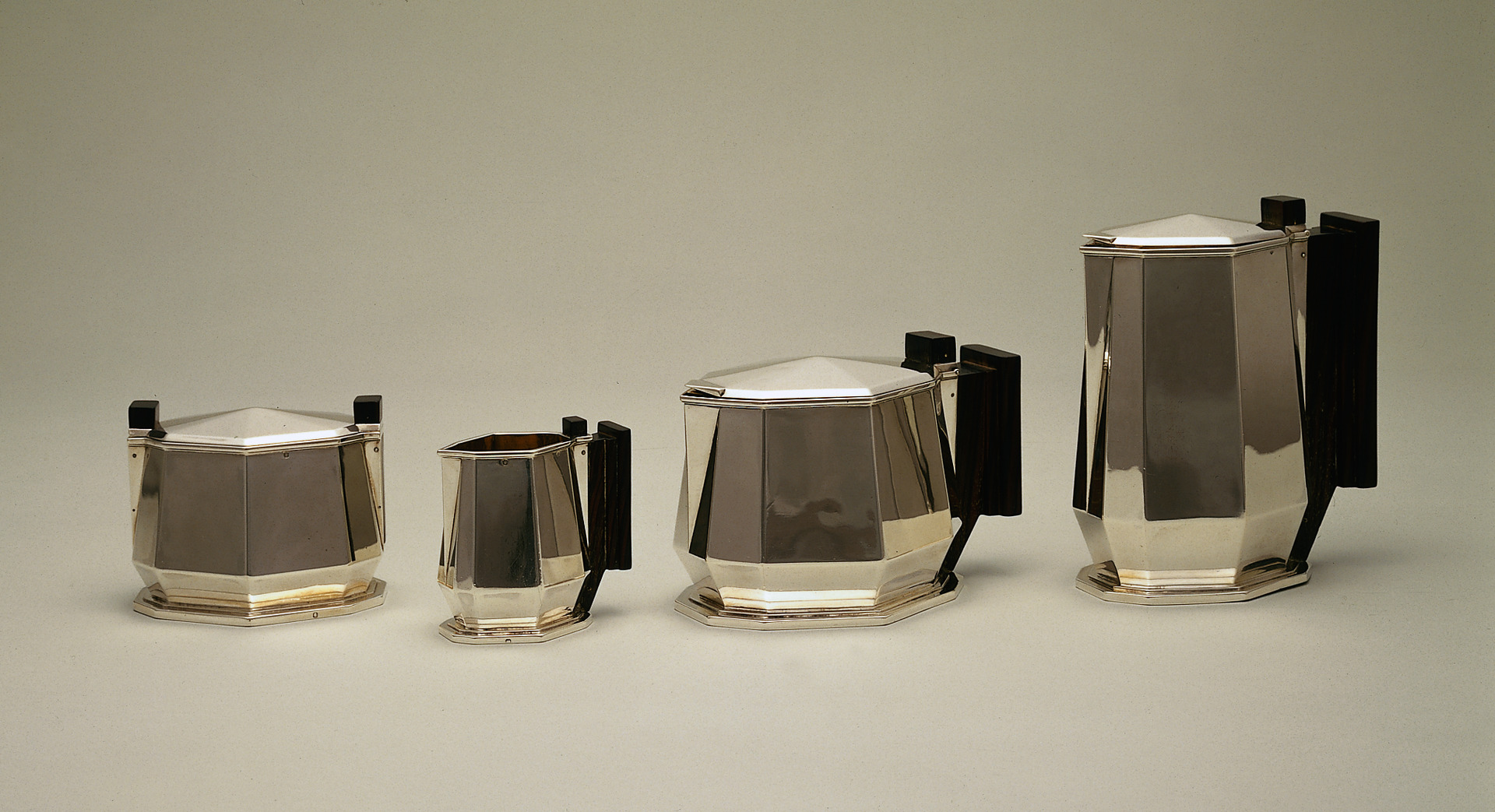 専用　貴石 ミニチュア楽器【中国彫刻美術】10種類セット＋ガラスケース ミニチュア ショーケース L 背面ミラー 観音開き 木製ガラス