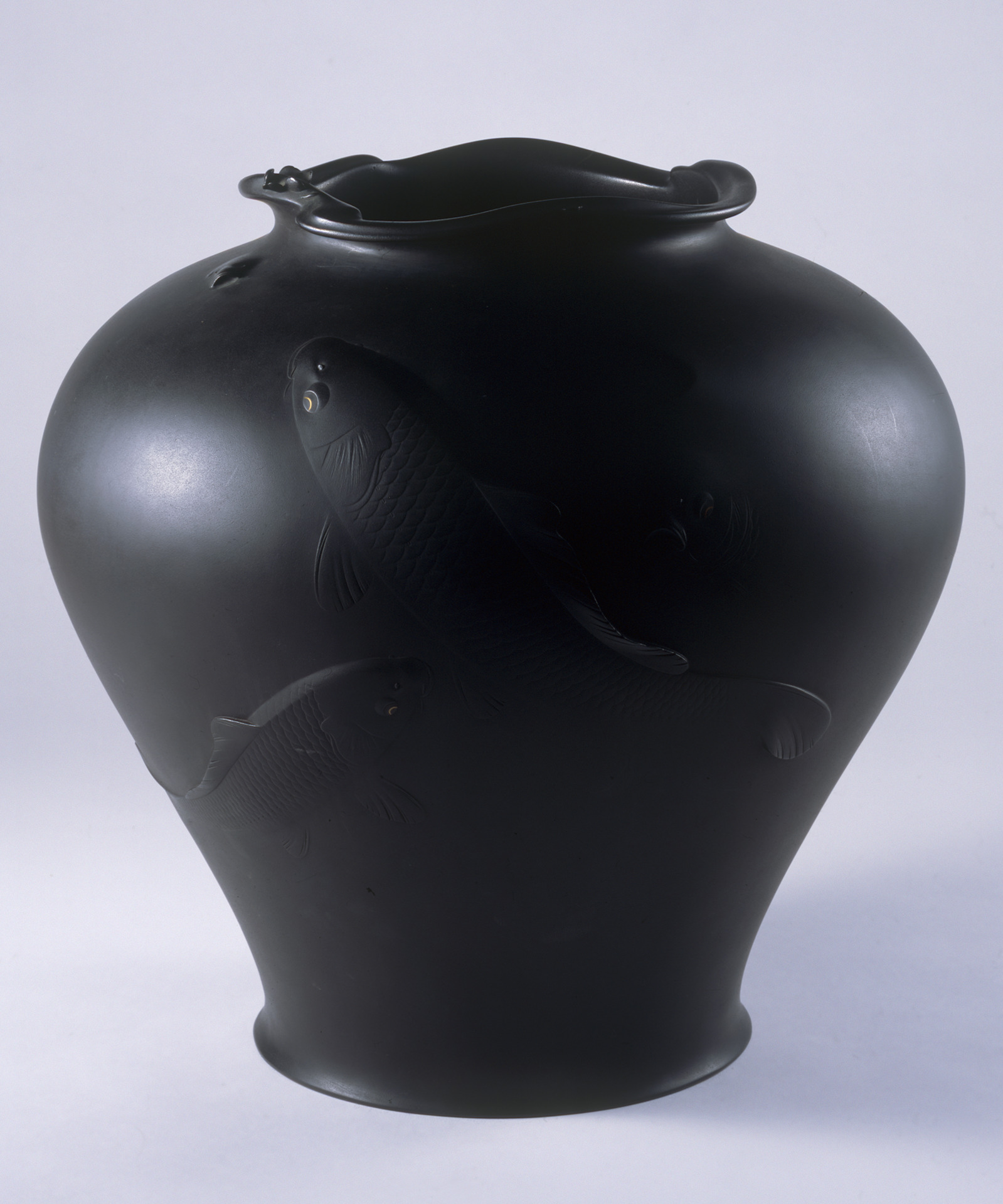 鋳銅大膽瓶 - 国立工芸館