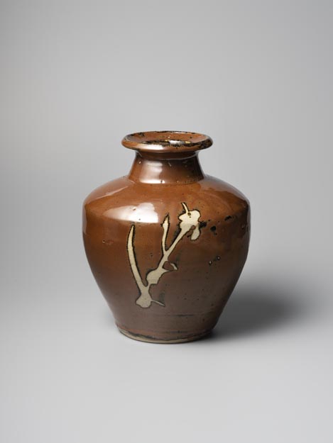 柿釉白抜絵草花文花瓶 - 国立工芸館