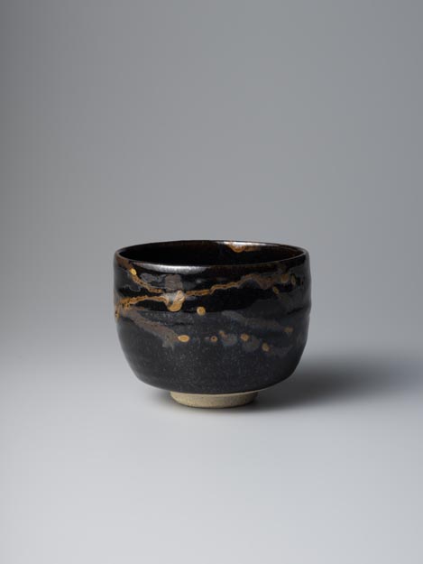 黒釉茶碗 - 国立工芸館