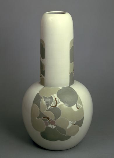 彩埏花瓶 山帰来 - 国立工芸館