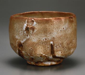 志野茶碗 - 国立工芸館