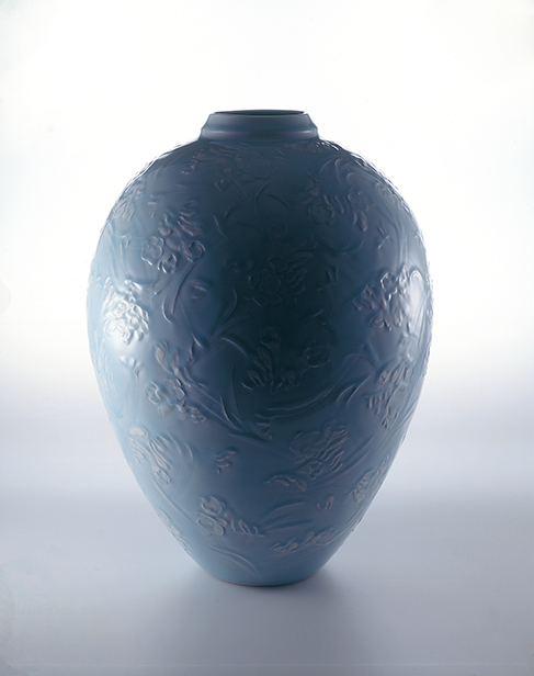青白磁花文大壺 - 国立工芸館