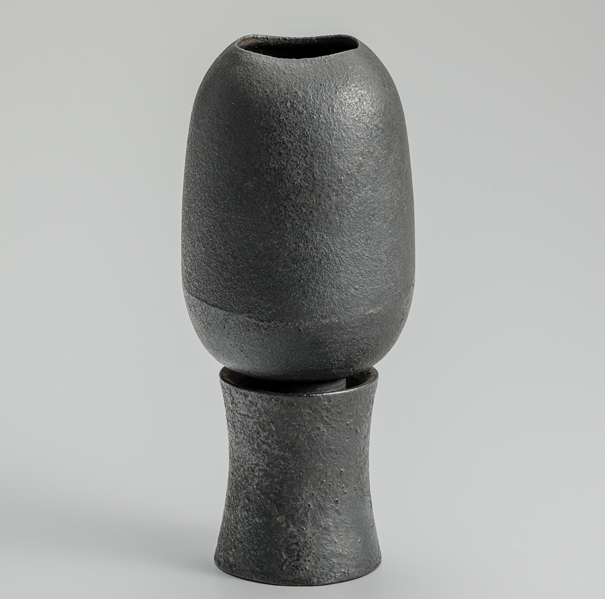 ハンス・コパー《ポット》 - 国立工芸館