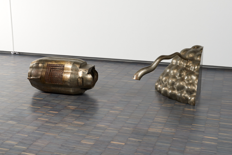 2.5mの犬 - 東京国立近代美術館