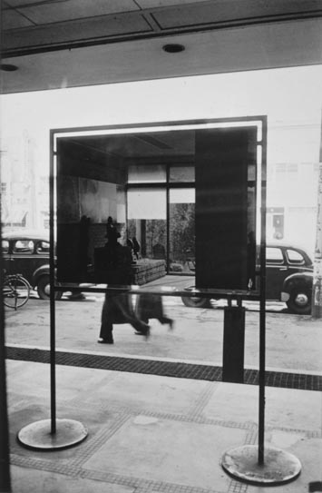 【らいだー】諸橋近代美術館　ひげべこ　タキシード ダリのトレードマークのヒゲをあしらった #ひげべこ オンライン